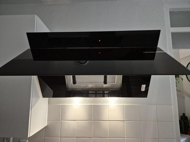 Bosch DWK97JM60 Serie 6 Afzuigkap - Schuin - Zwart, Witgoed en Apparatuur, Afzuigkappen, Zo goed als nieuw, Vrijstaand, Wandschouwkap