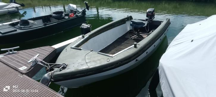 visboot, Watersport en Boten, Vis- en Consoleboten, Gebruikt, 10 tot 30 pk, 3 tot 6 meter, Benzine, Geen motor, Polyester, Ophalen