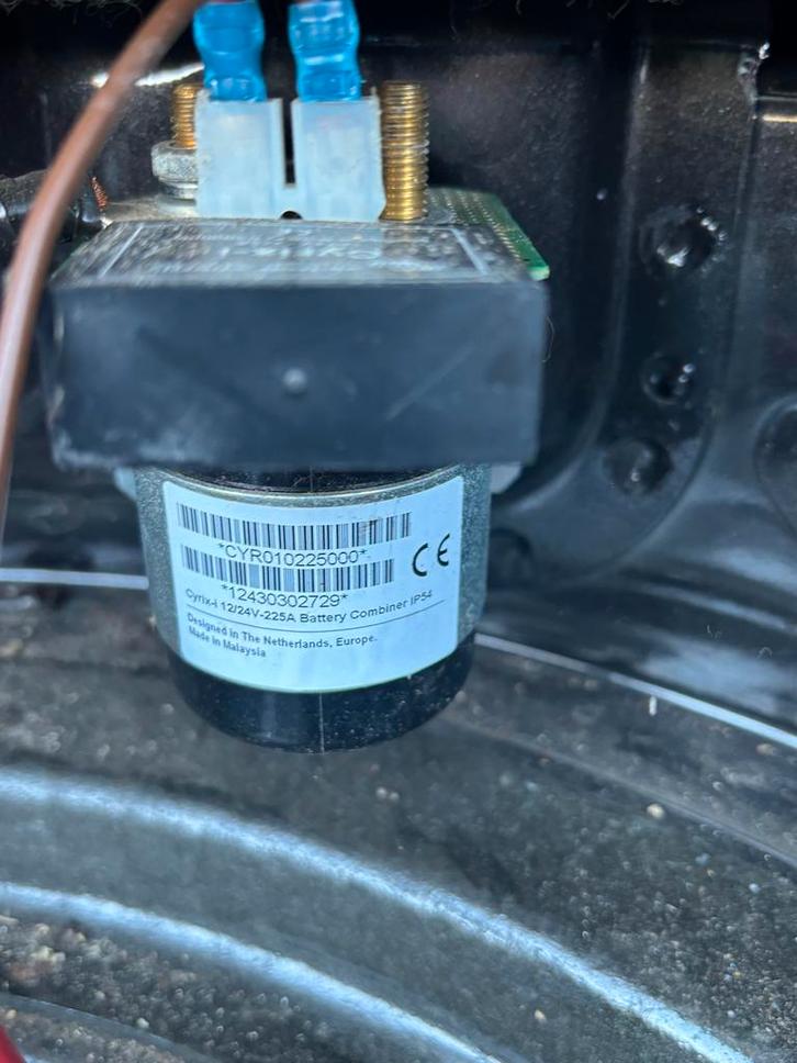 Victron Cyrix-i 12/24V-230A Batterij Combiner, Caravans en Kamperen, Caravan accessoires, Gebruikt, Ophalen of Verzenden