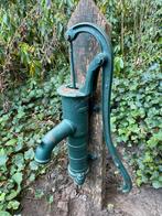 Antieke Groene Waterpomp, Ophalen