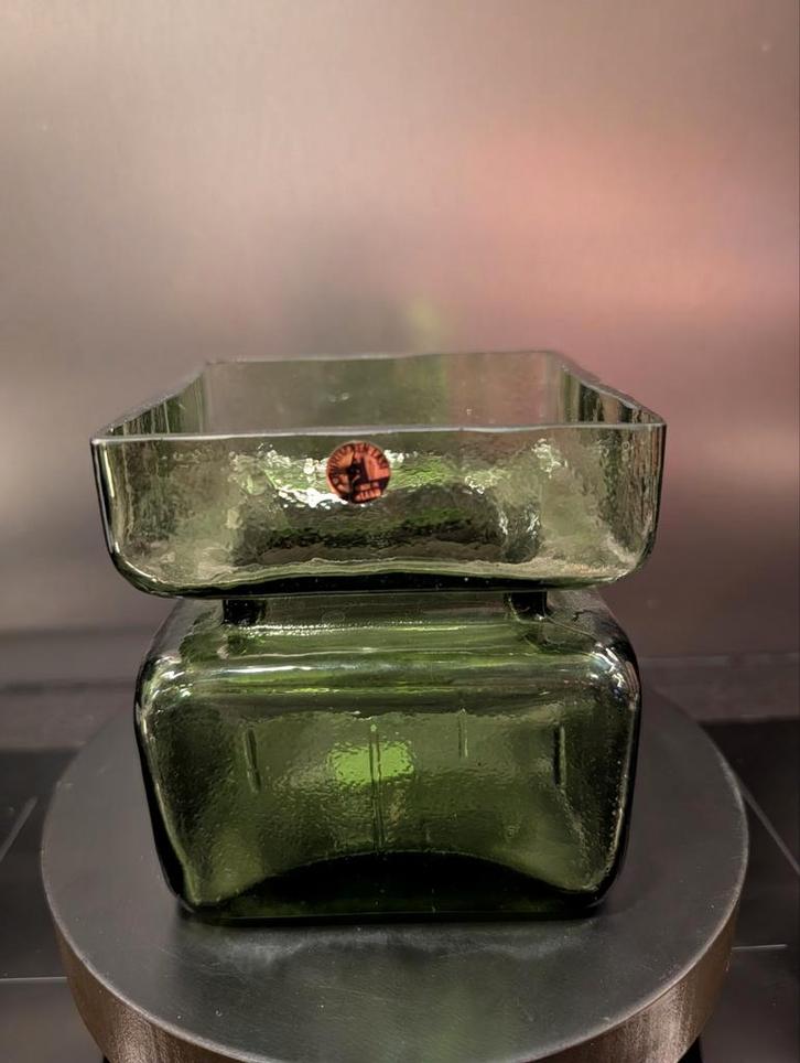 Rikimaki pala vaas Helena tynell. - Rihimäen Lasi Finland, Antiek en Kunst, Antiek | Glas en Kristal, Ophalen of Verzenden