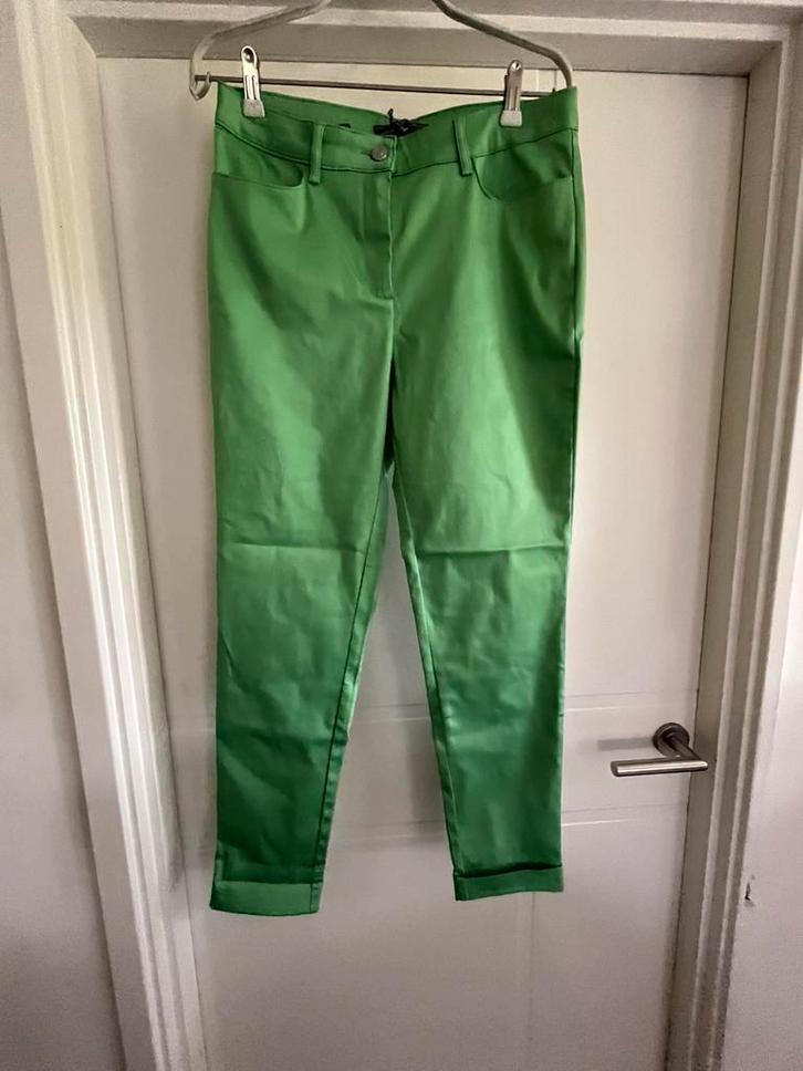 Nieuwe broek van Sanne maat 38, Kleding | Dames, Broeken en Pantalons, Nieuw, Maat 38/40 (M), Groen, Lang, Ophalen of Verzenden