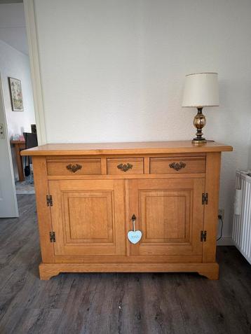 Eikenhouten Dressoir beschikbaar voor biedingen