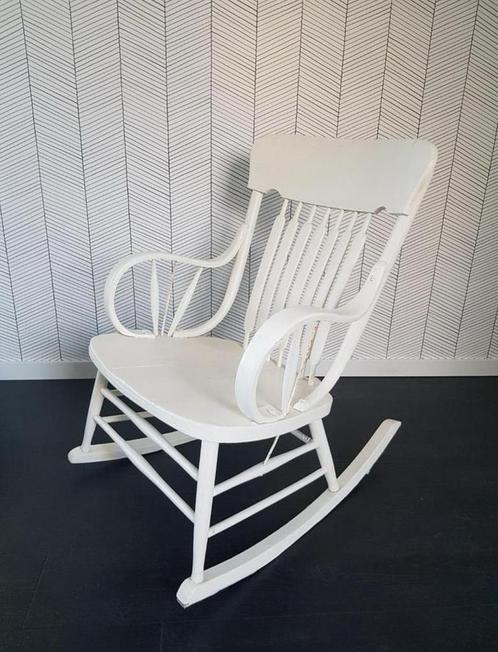 Wit geverfde schommelstoel babykamer schommel, Huis en Inrichting, Fauteuils, Ophalen of Verzenden