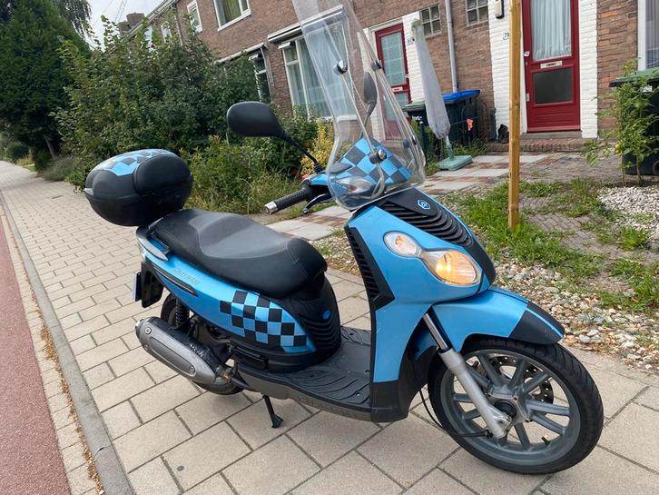 Piaggio Carnaby 200cc, Fietsen en Brommers, Scooters | Piaggio, Zo goed als nieuw, Overige modellen, Benzine, Ophalen