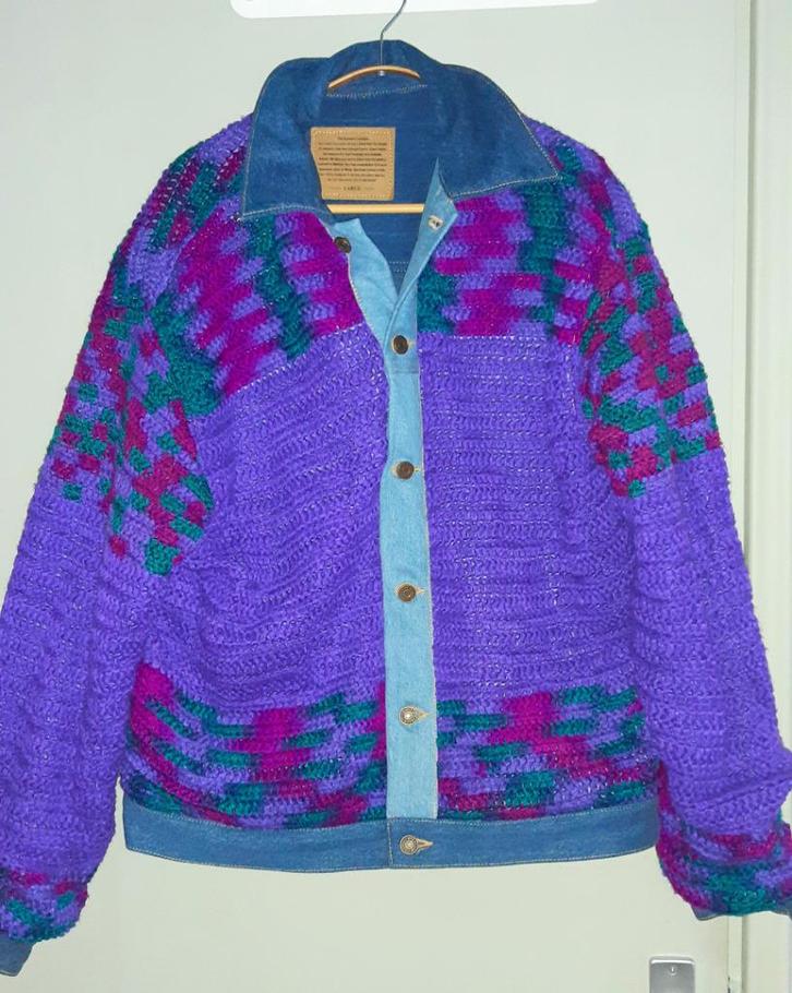 Upcycled gehaakt spijkerjack, Kleding | Dames, Jassen | Zomer, Zo goed als nieuw, Maat 42/44 (L), Paars, Ophalen of Verzenden