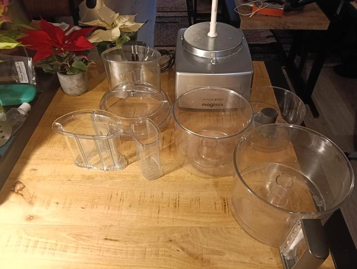 Magimix 4200XL met nieuwe kommen + extra's, Witgoed en Apparatuur, Keukenmixers, Zo goed als nieuw, 2 tot 3 liter, 3 snelheden of meer