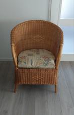 Rotan stoel met kussen, Huis en Inrichting, Stoelen, Ophalen