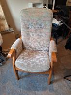 Houten stoel met verstelbare rugleuning, Huis en Inrichting, Fauteuils, Ophalen, Hout, Minder dan 75 cm, Zo goed als nieuw