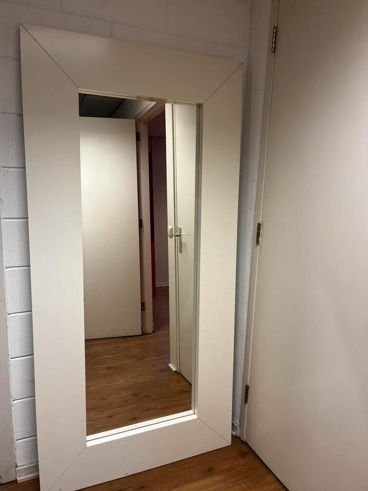 Grote witte staande spiegel – in goede staat, Antiek en Kunst, Antiek | Spiegels, 50 tot 100 cm, 150 tot 200 cm, Rechthoekig, Ophalen