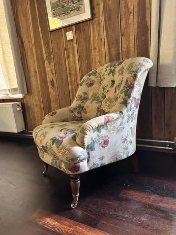 Klassieke Fauteuil - Charmant & Comfortabel beschikbaar voor biedingen