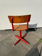 Vintage Kleuterstoel / Schoolstoel Rood Hout, Ophalen, Gebruikt, Eén, Rood