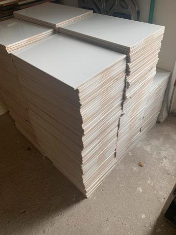 Witte wandtegels (25x40cm) - totaal 35m2 beschikbaar voor biedingen