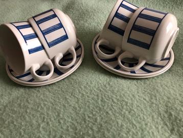 Kop en schotels beschikbaar voor biedingen