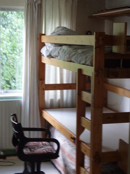 stapelbed boven bureau, Huis en Inrichting, Slaapkamer | Stapelbedden en Hoogslapers, Zo goed als nieuw, Stapelbed, 100 cm, 200 cm