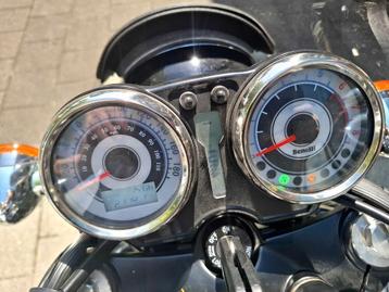BENELLI IMPERIALE 400 (bj 2021) 2100 Km topstaat met extra beschikbaar voor biedingen