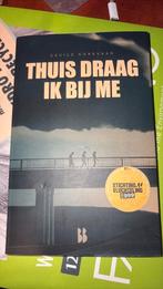 Leesboek Thuis Draag Ik Bij Me van Cecile Korevaar, 1 speler, Ophalen of Verzenden, Zo goed als nieuw, Vanaf 3 jaar