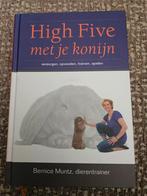 High five met je konijn, Ophalen of Verzenden, Zo goed als nieuw