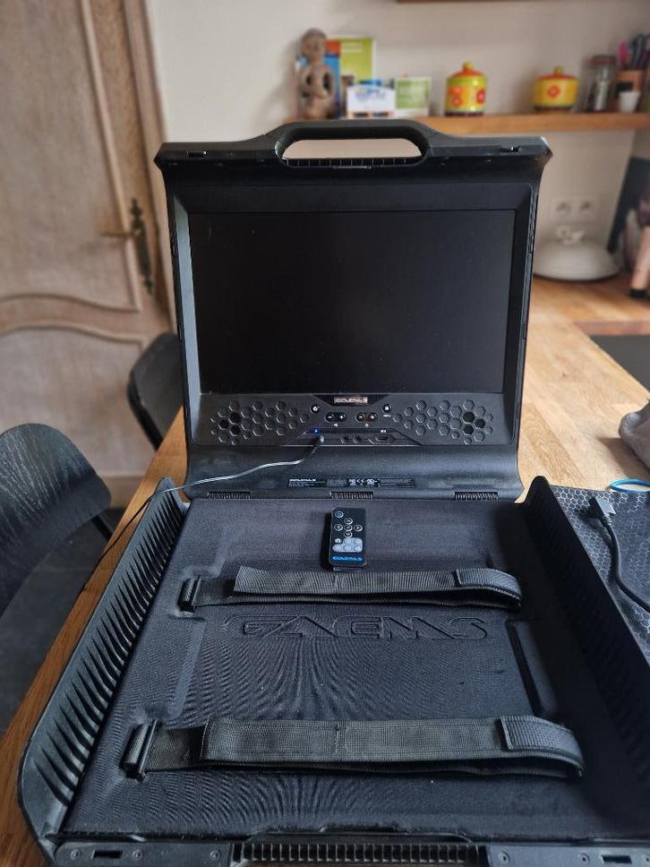 Gaems G170 draagbare monitor in zo goed als nieuwe staat, Spelcomputers en Games, Games | Sony PlayStation 4, Zo goed als nieuw