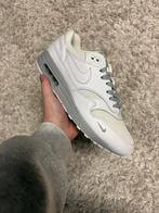 Air Max 1 Nike By You “ White Powerwall ” EU 42,5, Onbekend, Wit, Nieuw, Ophalen of Verzenden