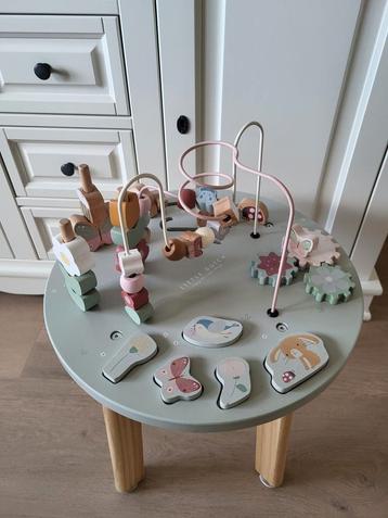 Zgan Little dutch activiteitentafel  beschikbaar voor biedingen