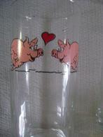 2 glazen met varkentjes, Ophalen of Verzenden, Zo goed als nieuw, Frisdrankglas