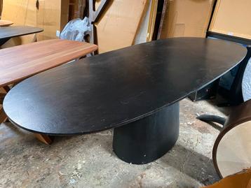 Zwarte ovale eettafel mangohout 250x110 beschikbaar voor biedingen