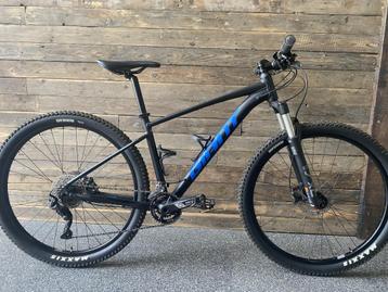 ZGAN Giant Talon Maat € 495 beschikbaar voor biedingen