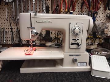 VENDOMATIC NAAIMACHINE MODEL B745 beschikbaar voor biedingen