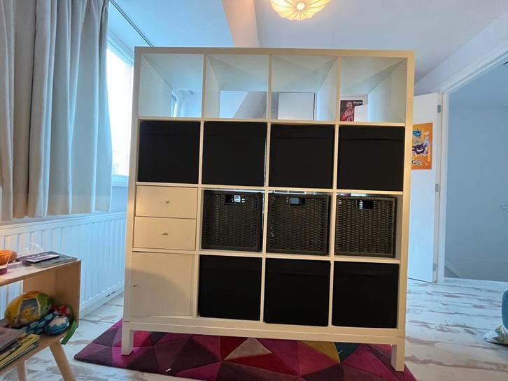 Kallax 16 vakkenkast: 10 manden, 1 deur, 2 lade, onderframe, Huis en Inrichting, Kasten | Stellingkasten, Gebruikt, Ophalen