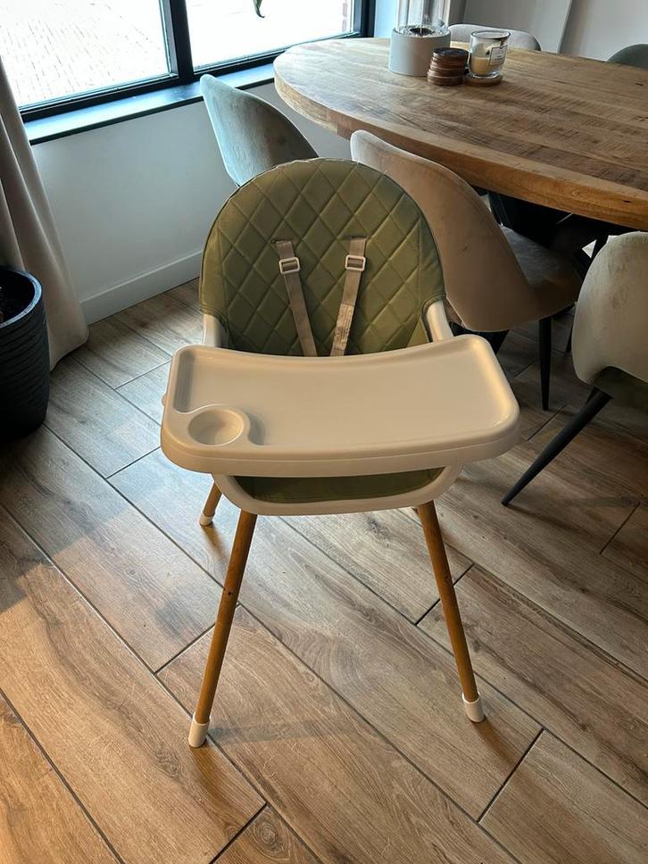 Mooie Kinderstoel, Kinderen en Baby's, Kinderstoelen, Zo goed als nieuw, Overige typen, Aanschuifbaar, Afneembaar eetblad, Gordel(s)
