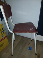 GRATIS afhalen - Oude houten stoel, Huis en Inrichting, Stoelen, Ophalen, Gebruikt, Rood, Eén