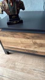 Te koop  wegens veranderen interieur, Modern  tijdloos. Etc etc past bij elk interieur, Ophalen of Verzenden, Zo goed als nieuw