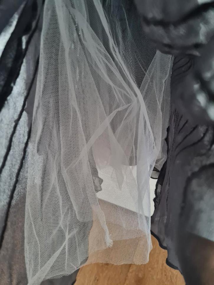 Galajurk 38, grijs/zilver, Kleding | Dames, Jurken, Zo goed als nieuw, Maat 38/40 (M), Grijs, Onder de knie, Ophalen of Verzenden