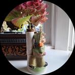 Vintage vaasje biscuit porselein, jongetje in Hummel style, Ophalen of Verzenden
