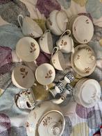 Vintage Porseleinen Servies met Roos Motief, Antiek en Kunst, Ophalen of Verzenden