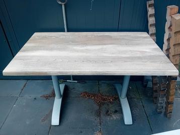Tuin terras tafel 120 bij 70 cm beschikbaar voor biedingen