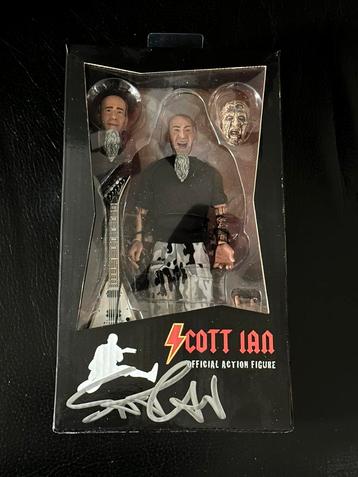 Scott Ian signed figure Neca zeldzaam beschikbaar voor biedingen