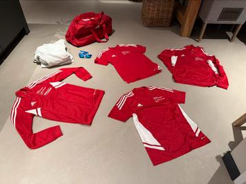 Kleding en accessoires Mondriaan Sport & Bewegen beschikbaar voor biedingen