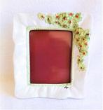 Romantisch keramisch fotolijstje wit/bloemen - 16,5x18,5 cm, Ophalen of Verzenden