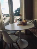 ronde tafel (IKEA Docksta), Huis en Inrichting, Tafels | Eettafels, 50 tot 100 cm, Rond, Vier personen, Zo goed als nieuw