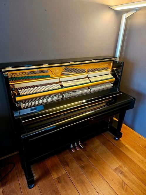 Piano Yamaha U1 met studiepedaal, bankje en hydroceel, Muziek en Instrumenten, Piano's, Gebruikt, Piano, Zwart, Hoogglans, Ophalen