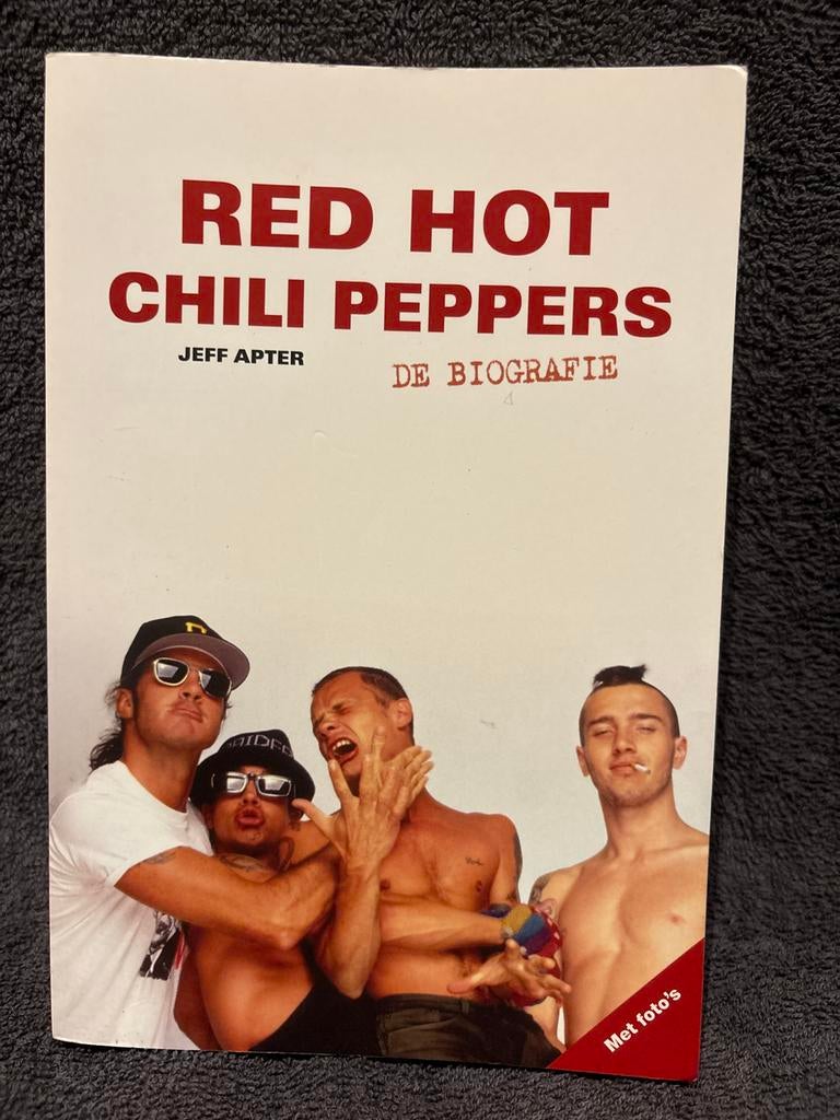 Red Hot Chili Peppers - De Biografie, Ophalen of Verzenden, Zo goed als nieuw, Film, Tv en Media