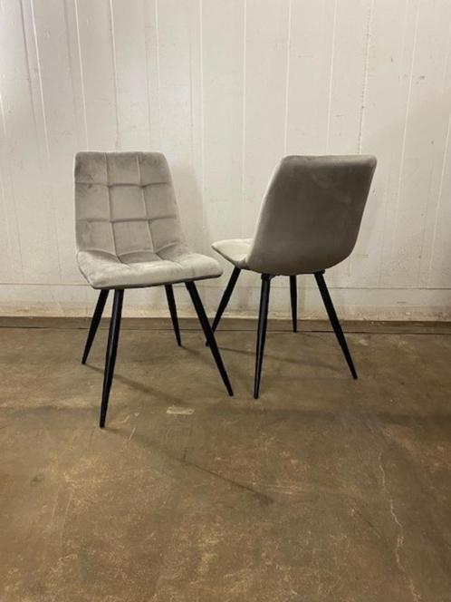 17 luxe horeca restaurant stoelen velvet grijs taupe, Huis en Inrichting, Stoelen, Nieuw, Vijf, Zes of meer stoelen, Metaal, Stof