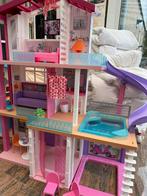 Barbie huis met glijbaan en zwembad, Kinderen en Baby's, Speelgoed | Poppenhuizen, Ophalen of Verzenden, Zo goed als nieuw