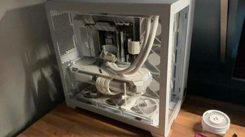 Lian Li O11 Dynamic Evo White beschikbaar voor biedingen