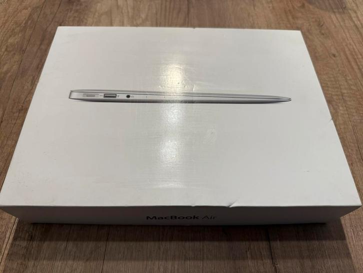 MacBook Air A1466, Computers en Software, Apple Macbooks, Gebruikt, MacBook Air, 13 inch, Minder dan 2 Ghz, 256 GB, 4 GB, Qwerty