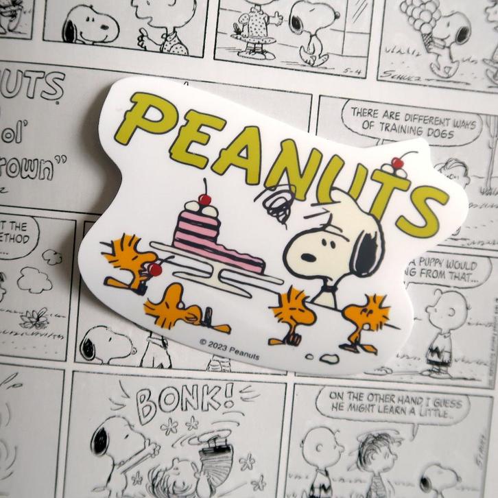 Snoopy en Woodstock van Peanuts strips Cake Party Sticker, Verzamelen, Stripfiguren, Nieuw, Plaatje, Poster of Sticker, Snoopy