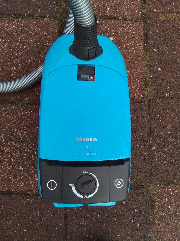 Prima miele stofzuiger, Witgoed en Apparatuur, Stofzuigers, Zo goed als nieuw, 1600 tot 2000 watt, Stofzak, Ophalen