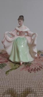Royal Doulton Lady Sara ( klein) HN 3219, Antiek en Kunst, Ophalen of Verzenden